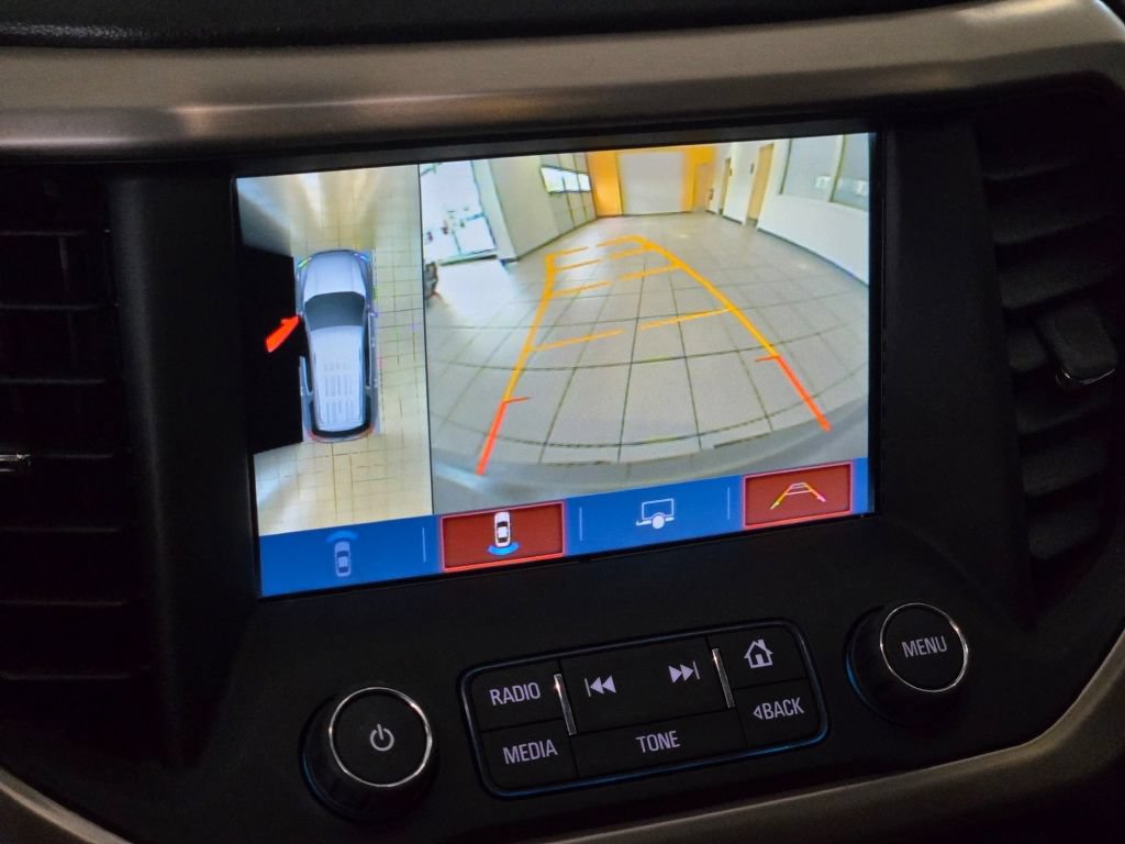 Certified 2018 GMC Acadia Denali w/ Technology Package AWD/4WD image 28