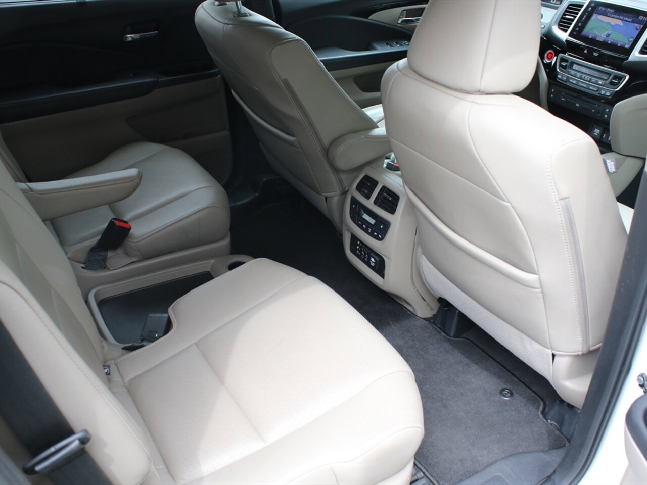 Used 2018 Honda Pilot Elite image 14