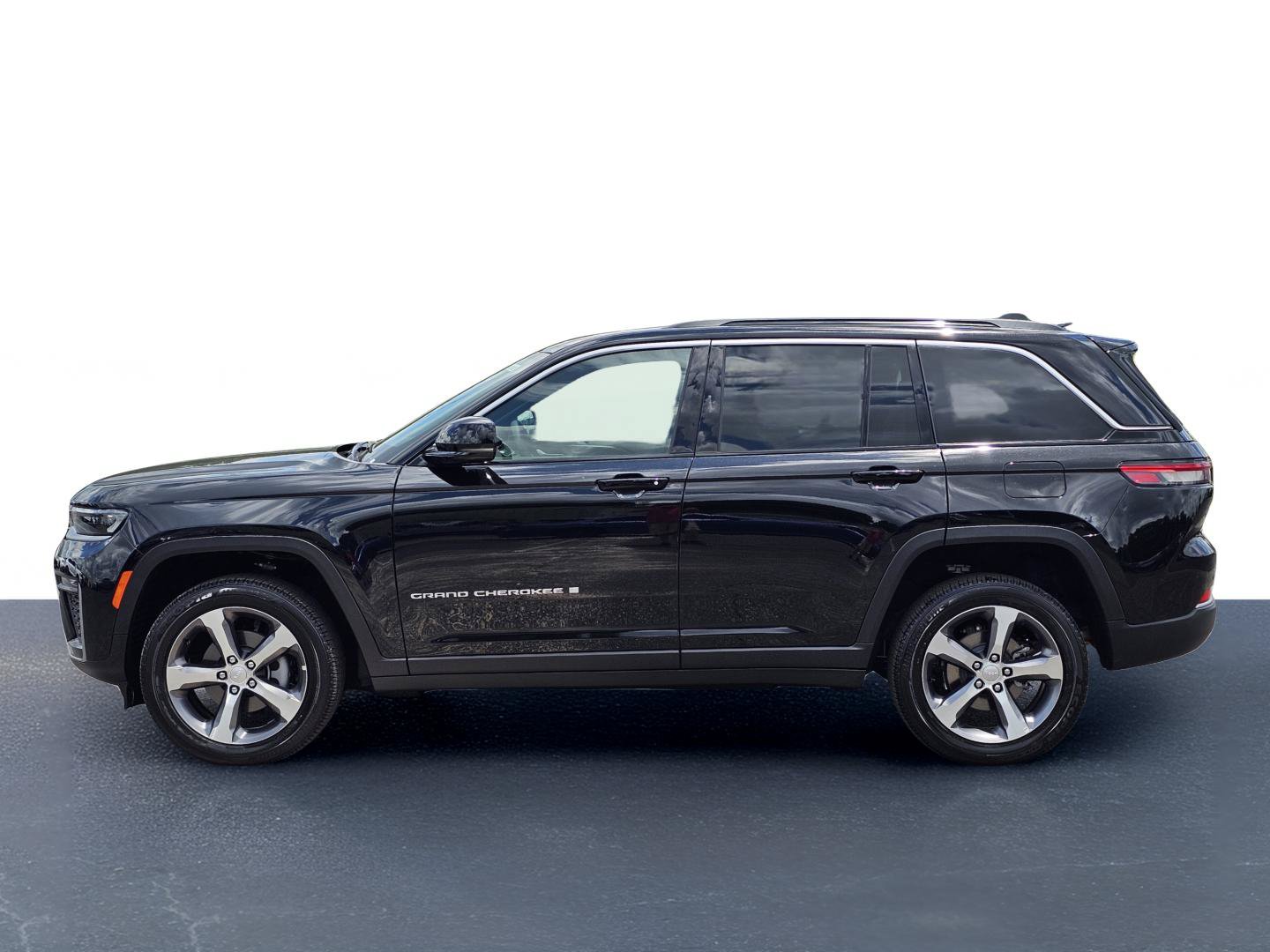 New 2026 Jeep Grand Cherokee Limited RWD image 14