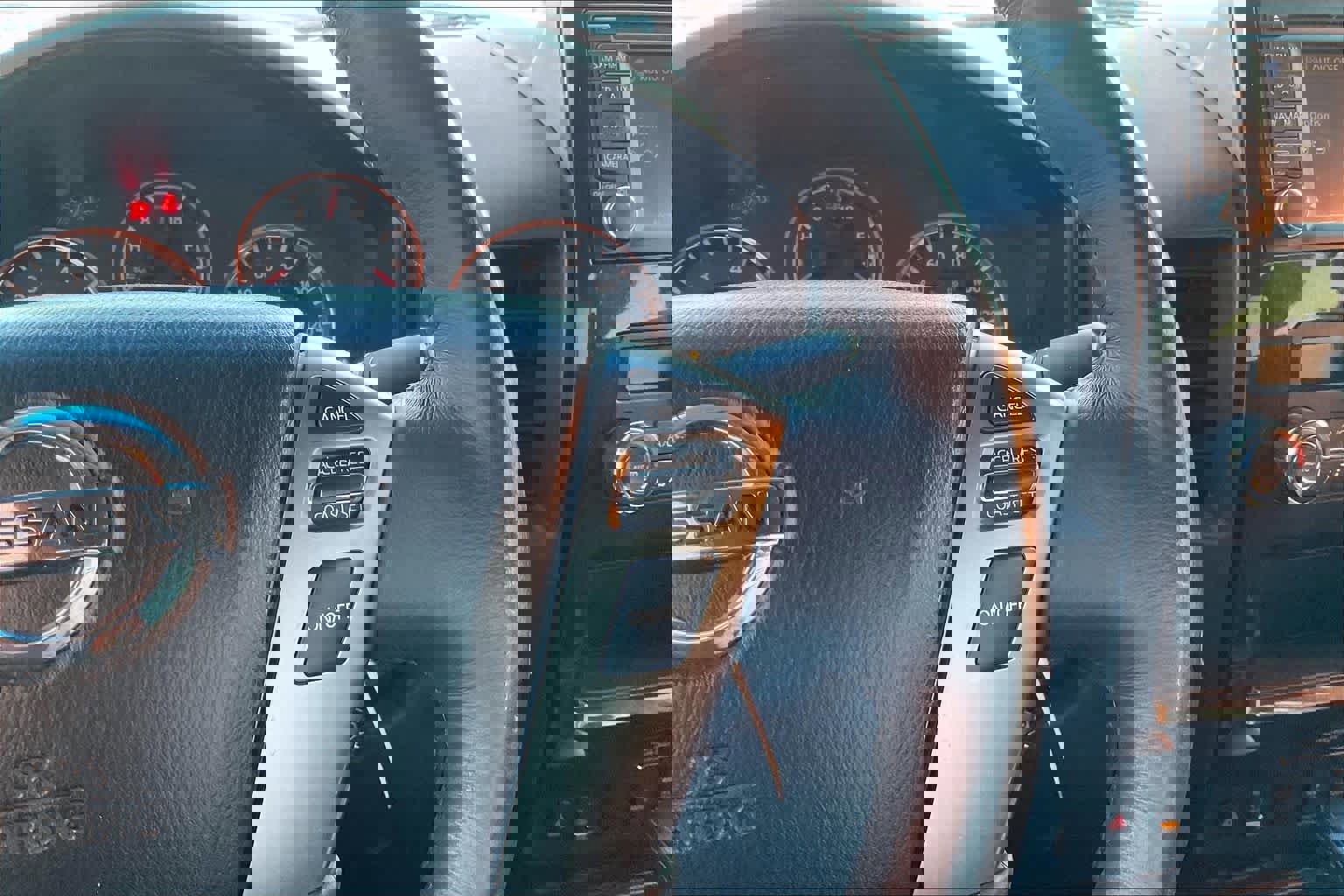 Used 2015 Nissan Titan SL w/ SL Moonroof Package image 24