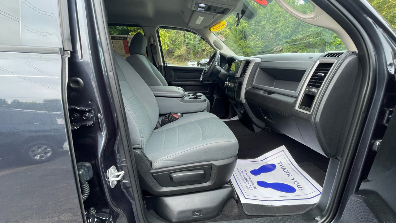 Used 2018 RAM 1500 Express w/ Express Value Package image 28