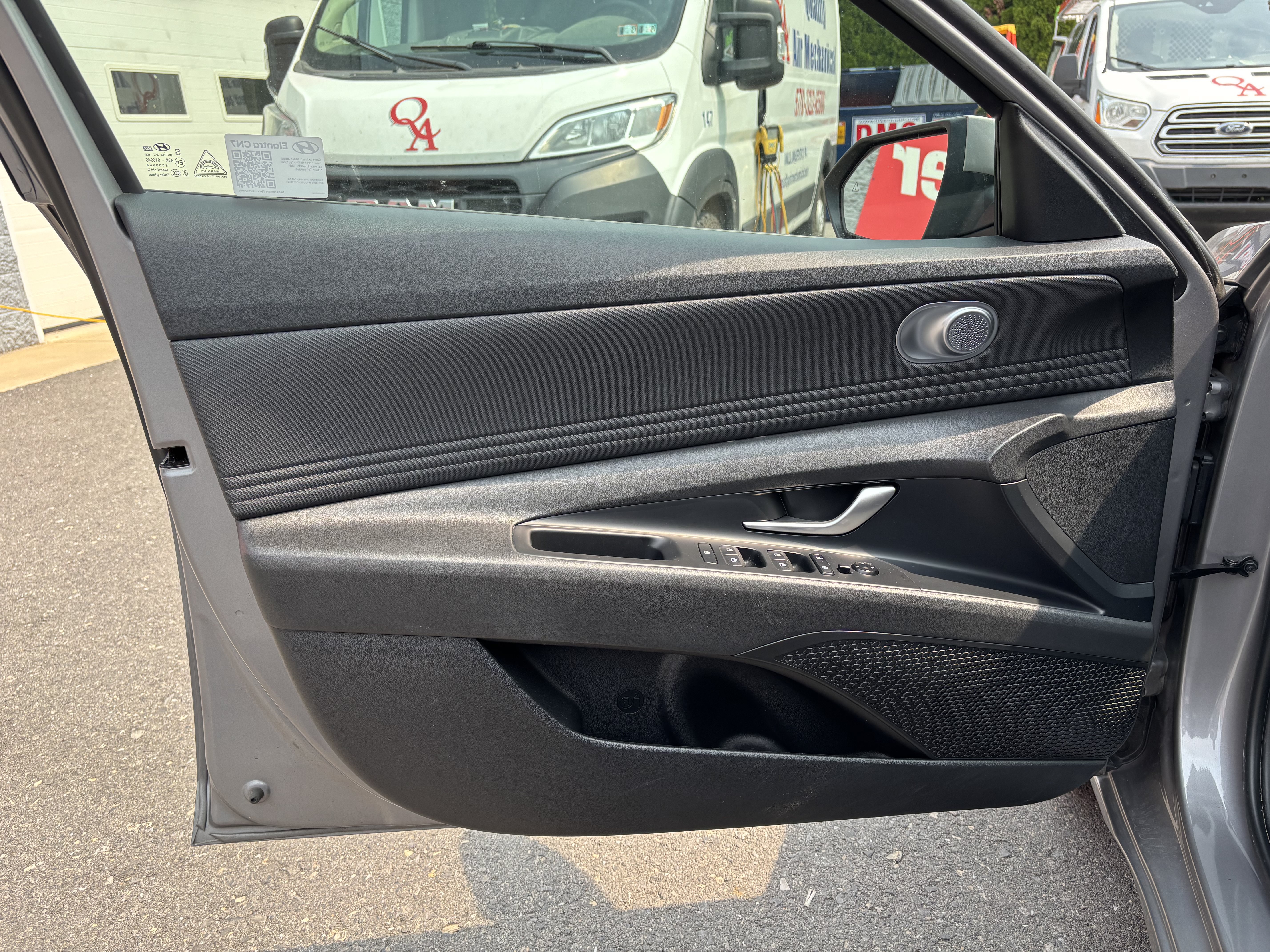 Used 2025 Hyundai Elantra SEL FWD image 16