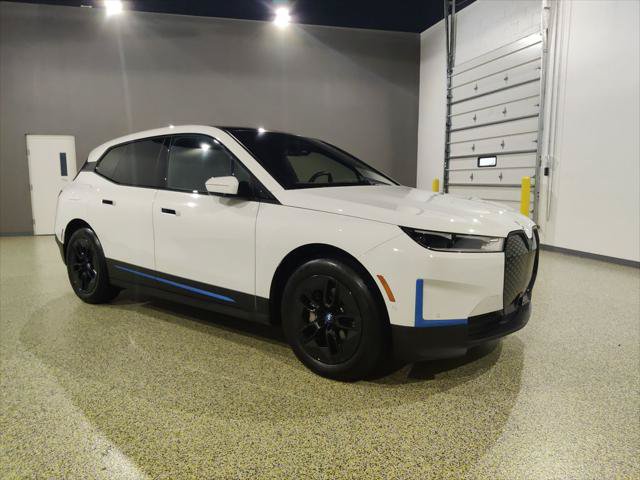 Used 2024 BMW iX xDrive50 AWD/4WD image 1