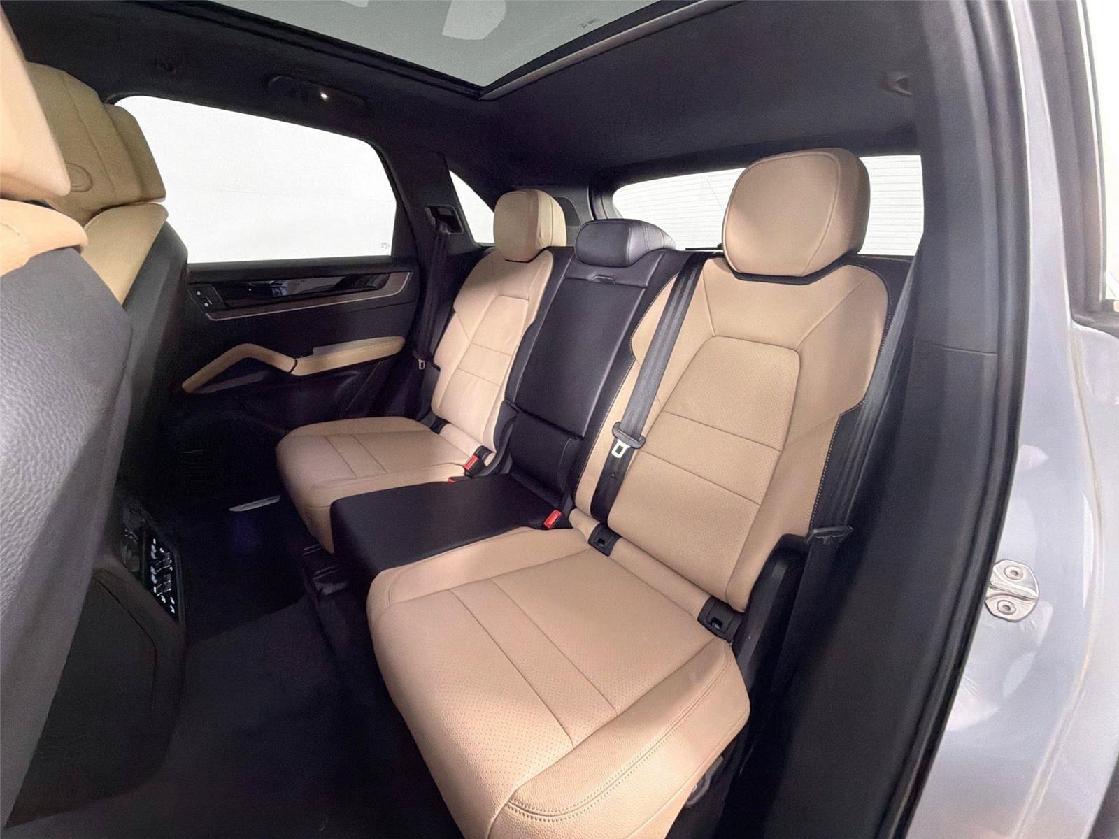 Certified 2026 Porsche Cayenne AWD/4WD image 25