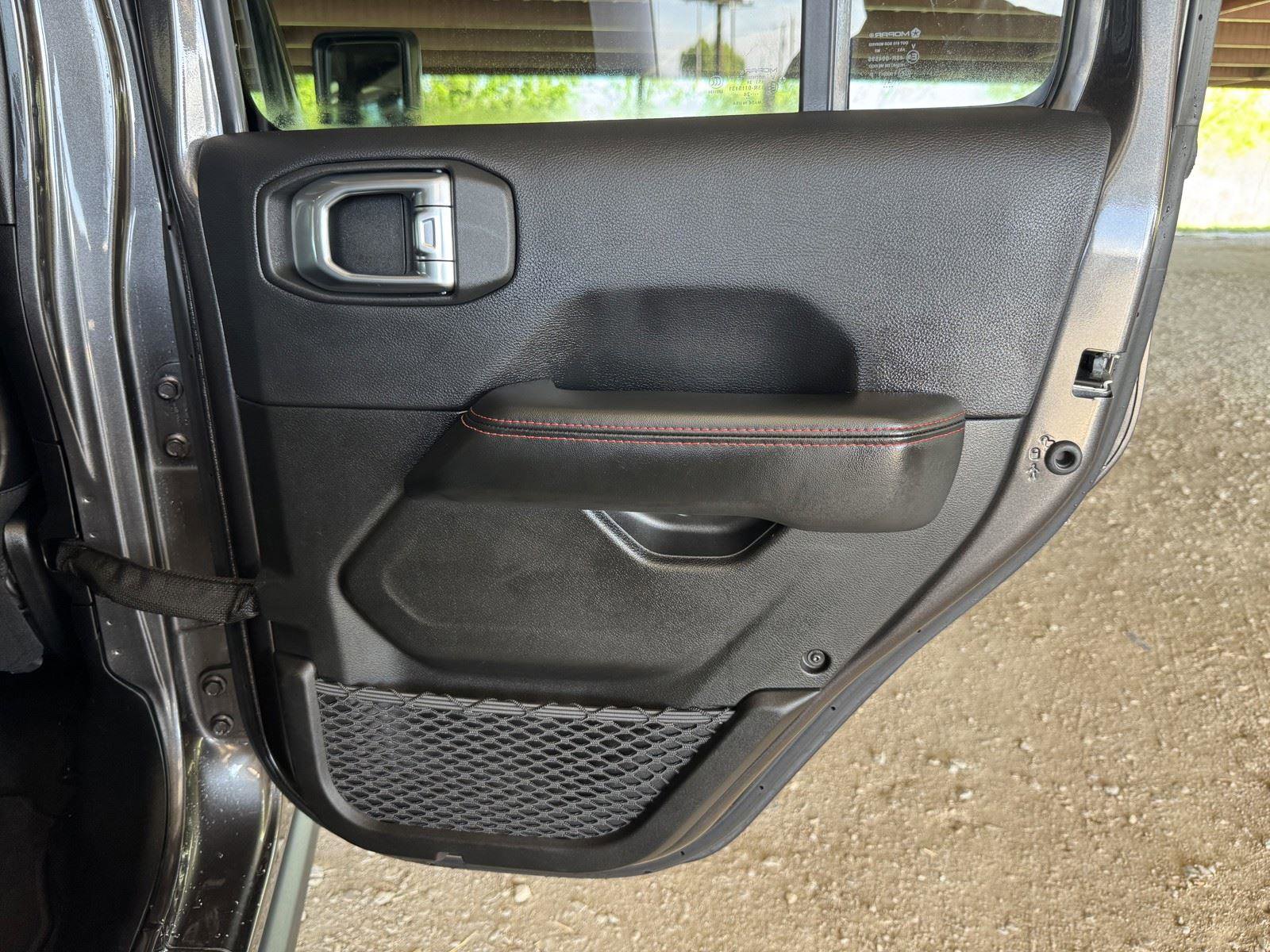 Used 2024 Jeep Gladiator Rubicon w/ Technology Group AWD/4WD image 33