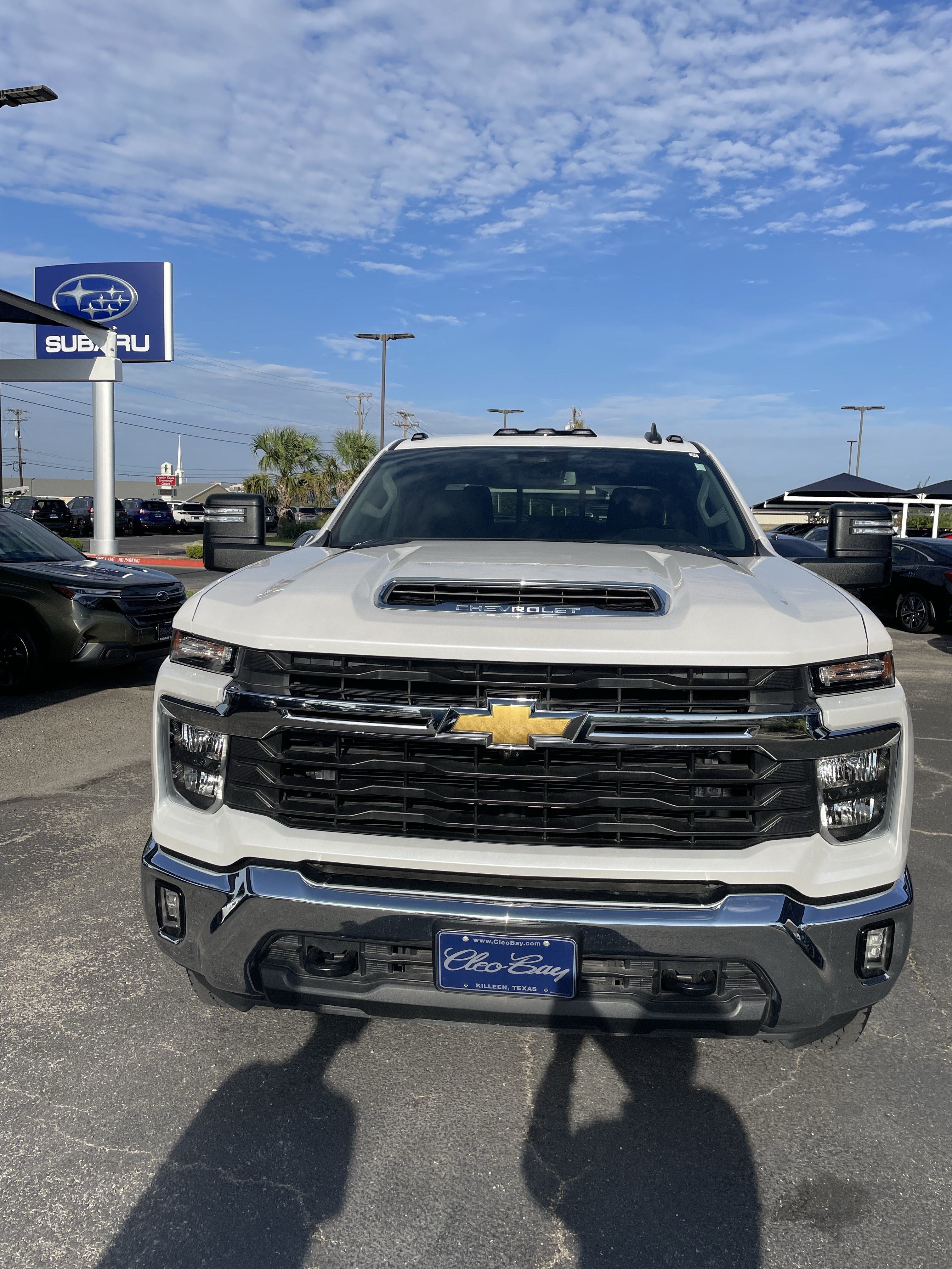 Used 2024 Chevrolet Silverado 2500 LT w/ Texas Edition AWD/4WD image 2