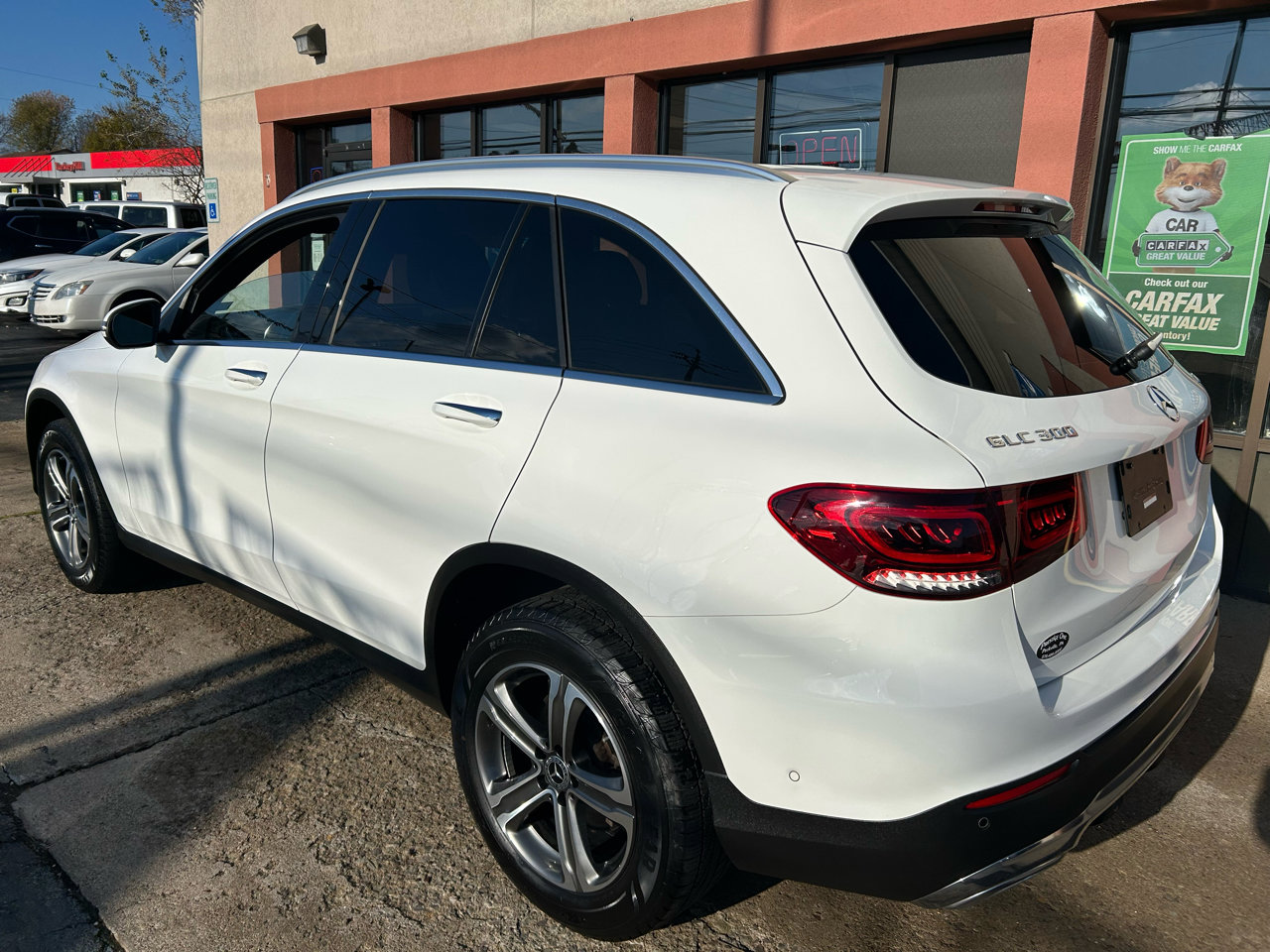Used 2022 Mercedes-Benz GLC 300 4MATIC image 4