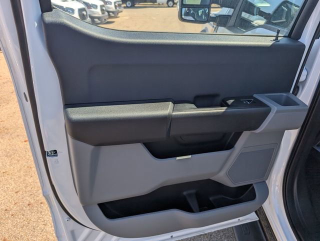 New 2026 Ford F550 4x4 Crew Cab image 11