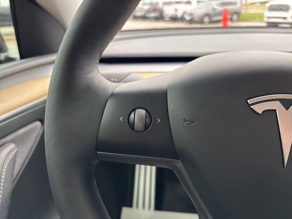 Used 2023 Tesla Model Y Long Range image 60