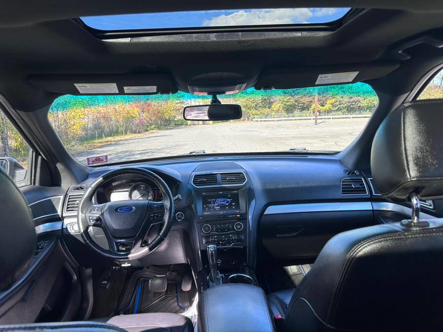 Used 2016 Ford Explorer XLT w/ Equipment Group 202A image 31