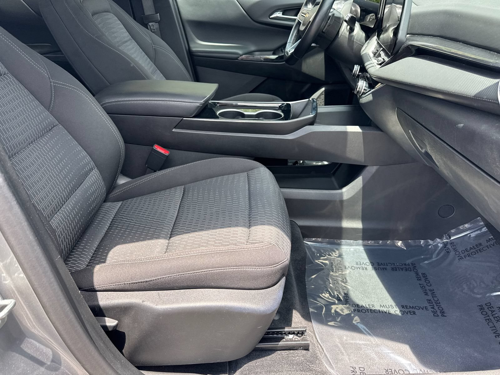 Used 2025 Chevrolet Equinox LT FWD image 13