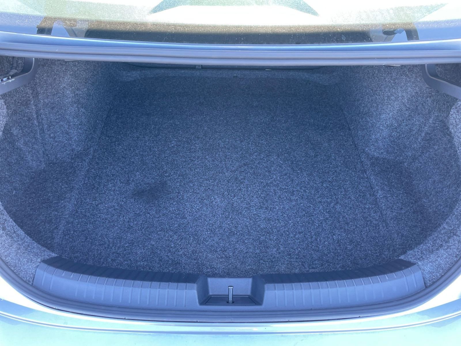 Used 2025 Volkswagen Jetta SE image 31