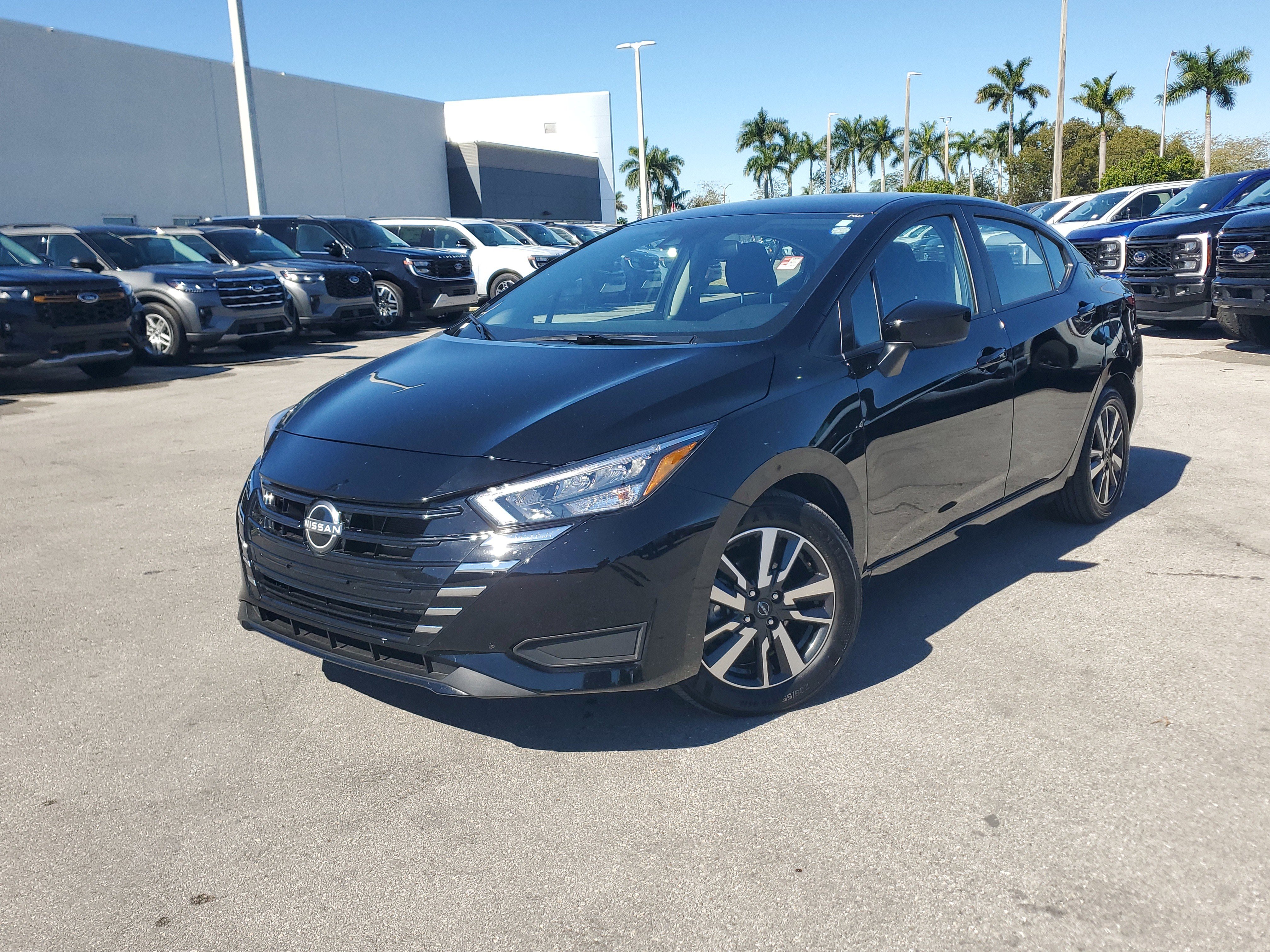 Certified 2025 Nissan Versa SV image 31