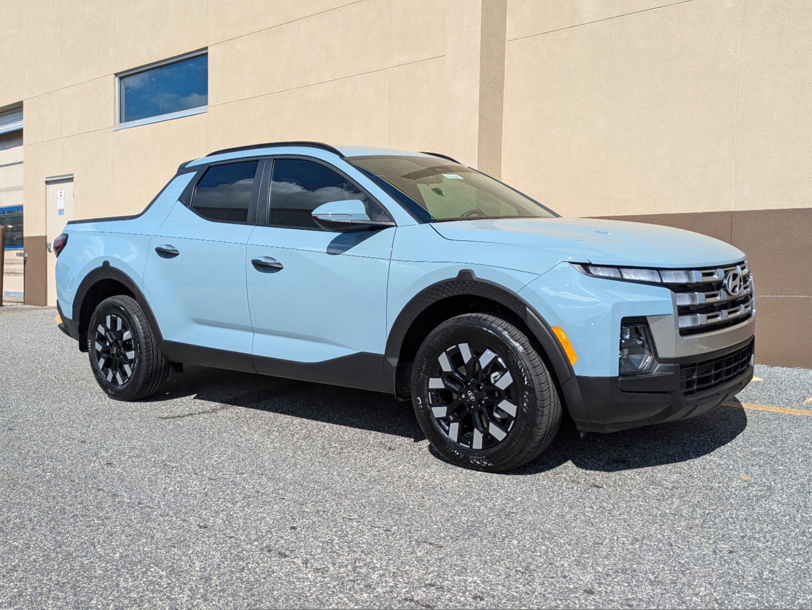 Used 2025 Hyundai Santa Cruz SEL image 2