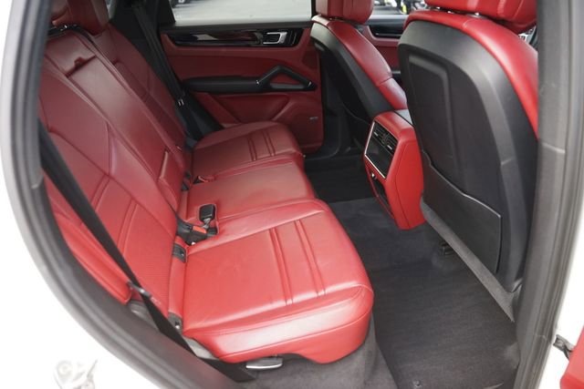 Used 2019 Porsche Cayenne AWD/4WD image 16