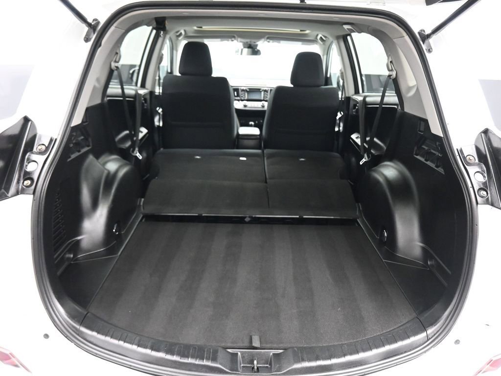 Used 2018 Toyota RAV4 XLE w/ Plus Extra Value Package image 44