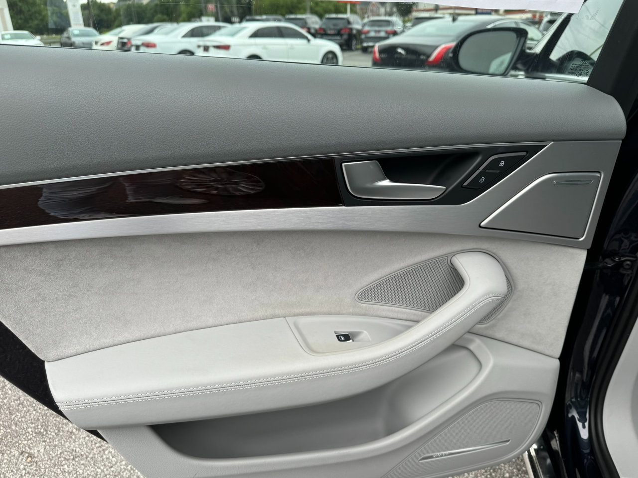 Used 2015 Audi A8 4.0T image 29