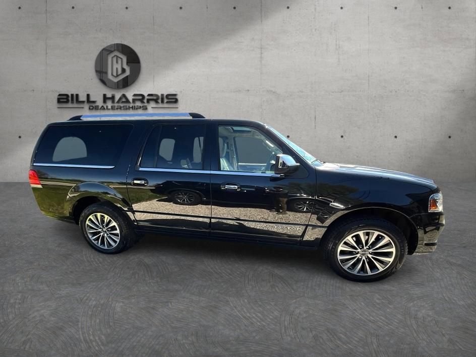 Used 2015 Lincoln Navigator L 4WD image 4