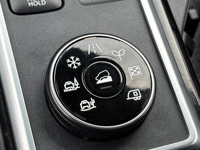 Used 2023 Nissan Pathfinder SL w/ Lighting Package (N92) AWD/4WD image 17