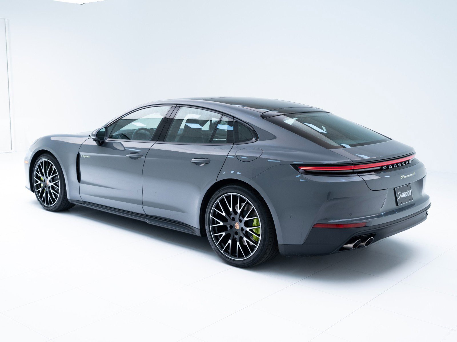 New 2026 Porsche Panamera 4 image 3