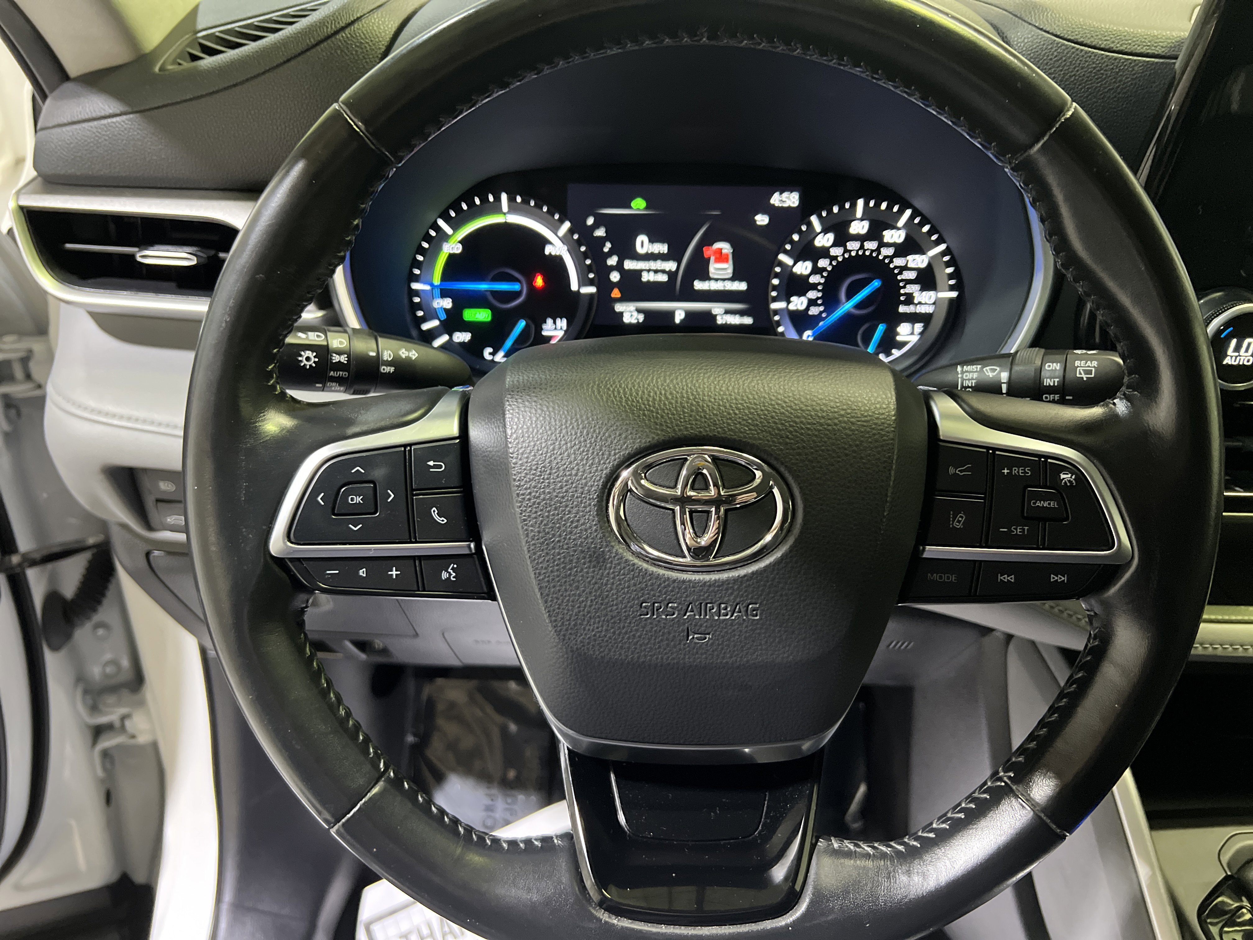 Used 2021 Toyota Highlander XLE AWD/4WD image 24