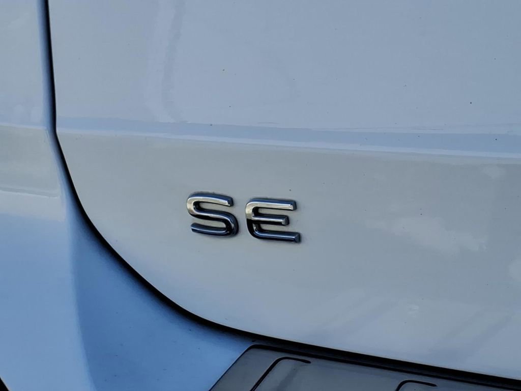 Used 2023 Volkswagen Taos SE image 12