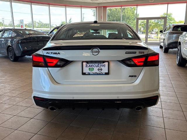 New 2026 Nissan Altima 2.5 SR w/ SR Midnight Edition Package AWD/4WD image 2