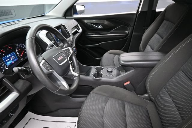 Used 2024 GMC Terrain SLE w/ Driver Convenience Package FWD image 16