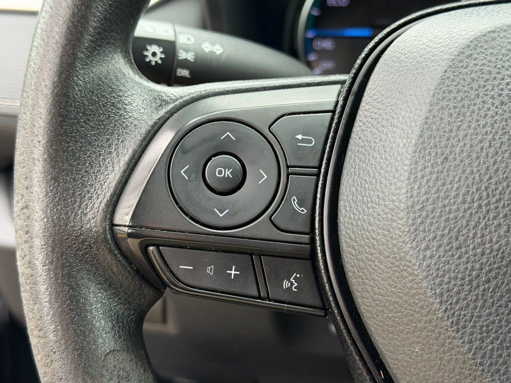 Used 2021 Toyota RAV4 LE image 22