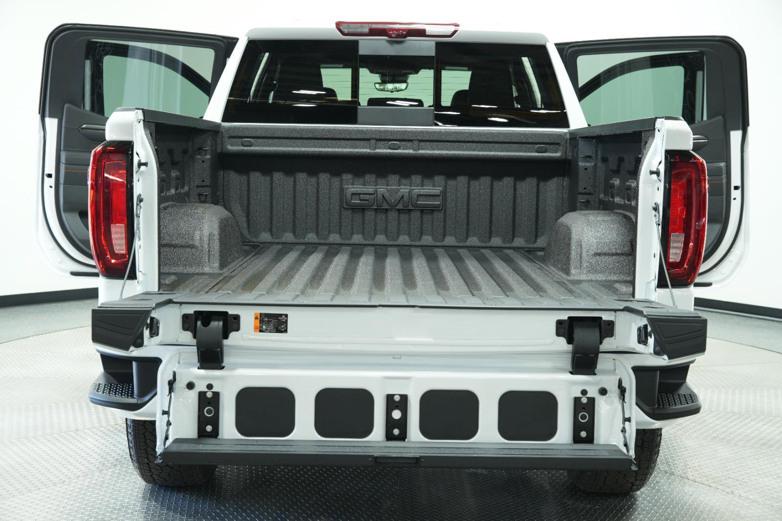 New 2026 GMC Sierra 1500 AT4 w/ AT4 Premium Package AWD/4WD image 13