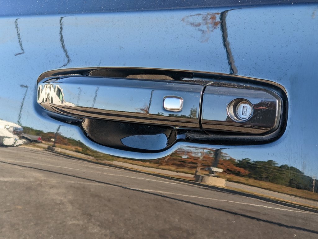 Used 2023 Chevrolet Tahoe RST image 25