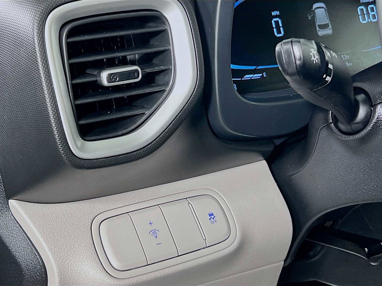 Certified 2023 Hyundai Venue SEL w/ Cargo Package image 10