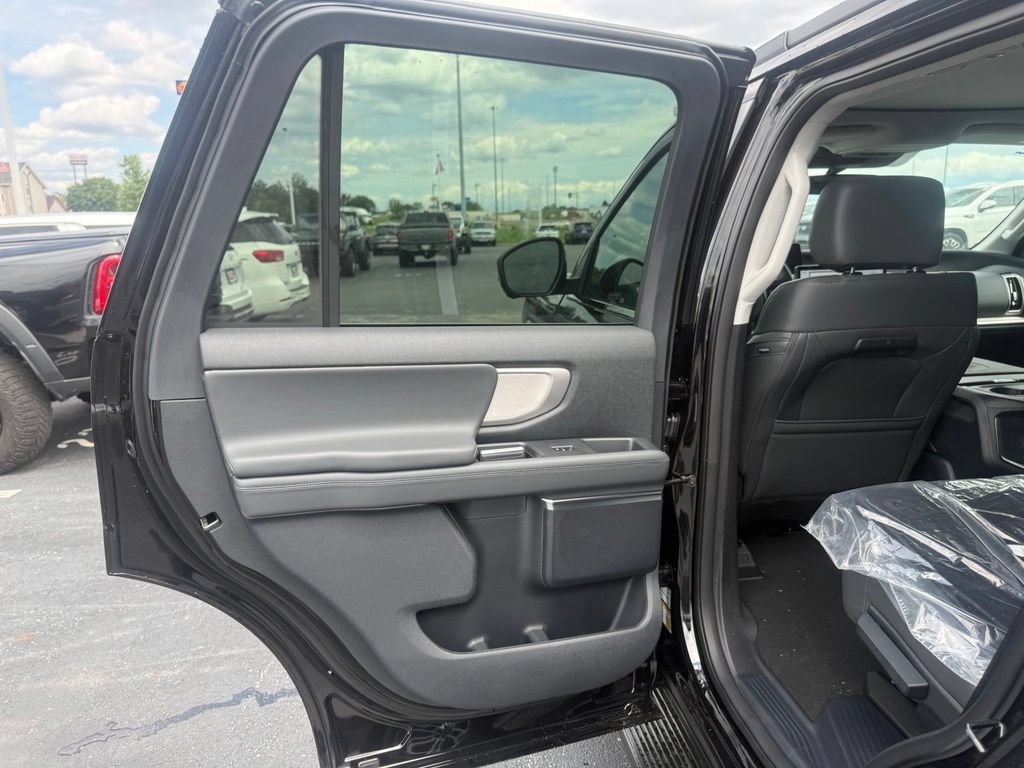 New 2026 Ford Expedition Active AWD/4WD image 27