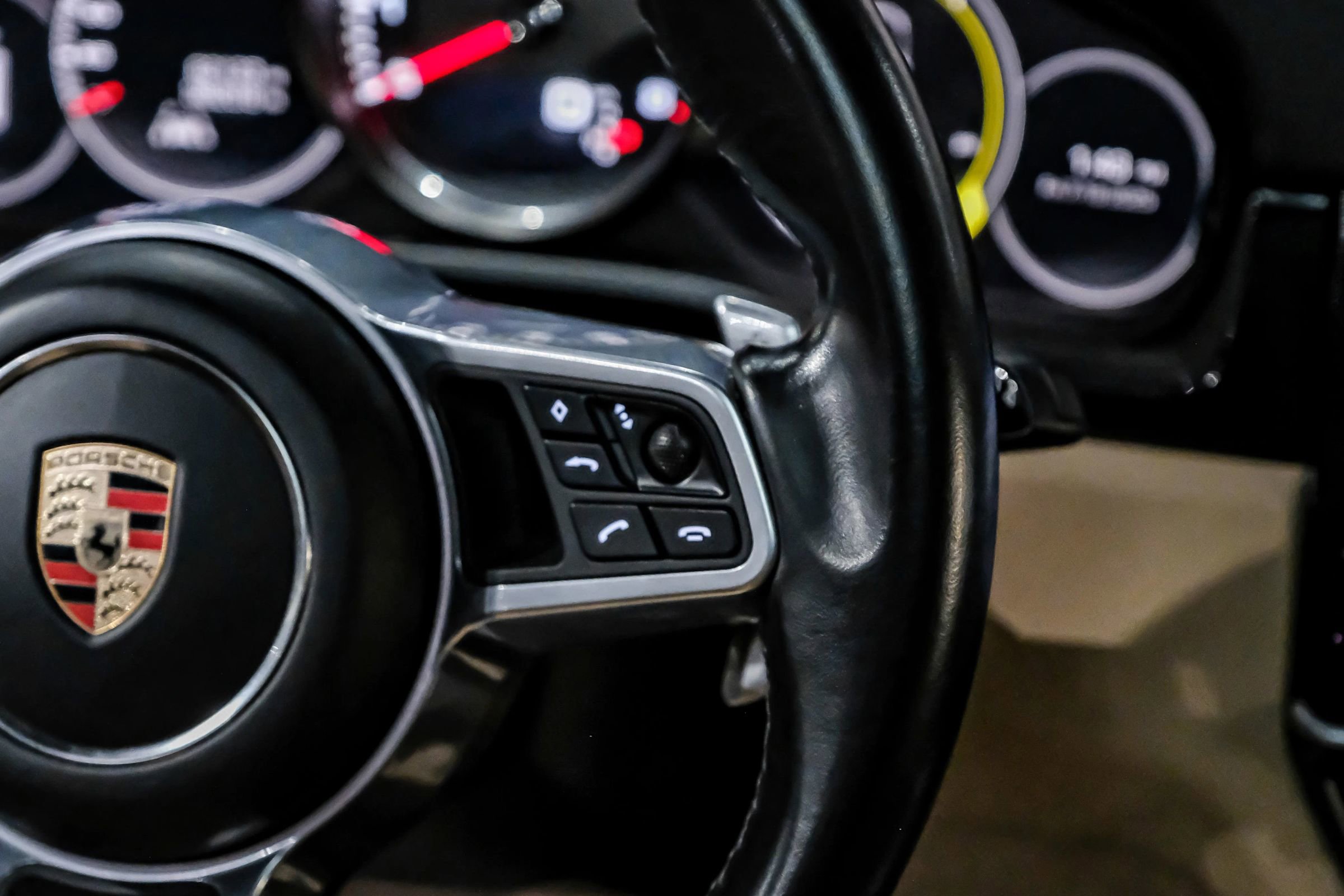 Used 2020 Porsche Cayenne S image 21