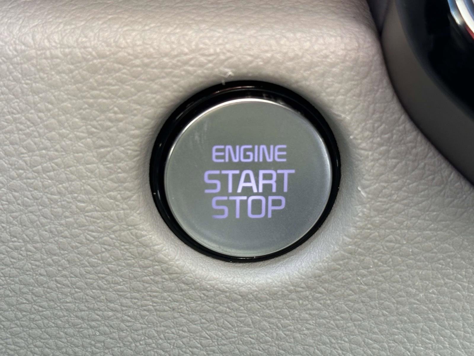 Used 2025 Kia Carnival SX Prestige image 18