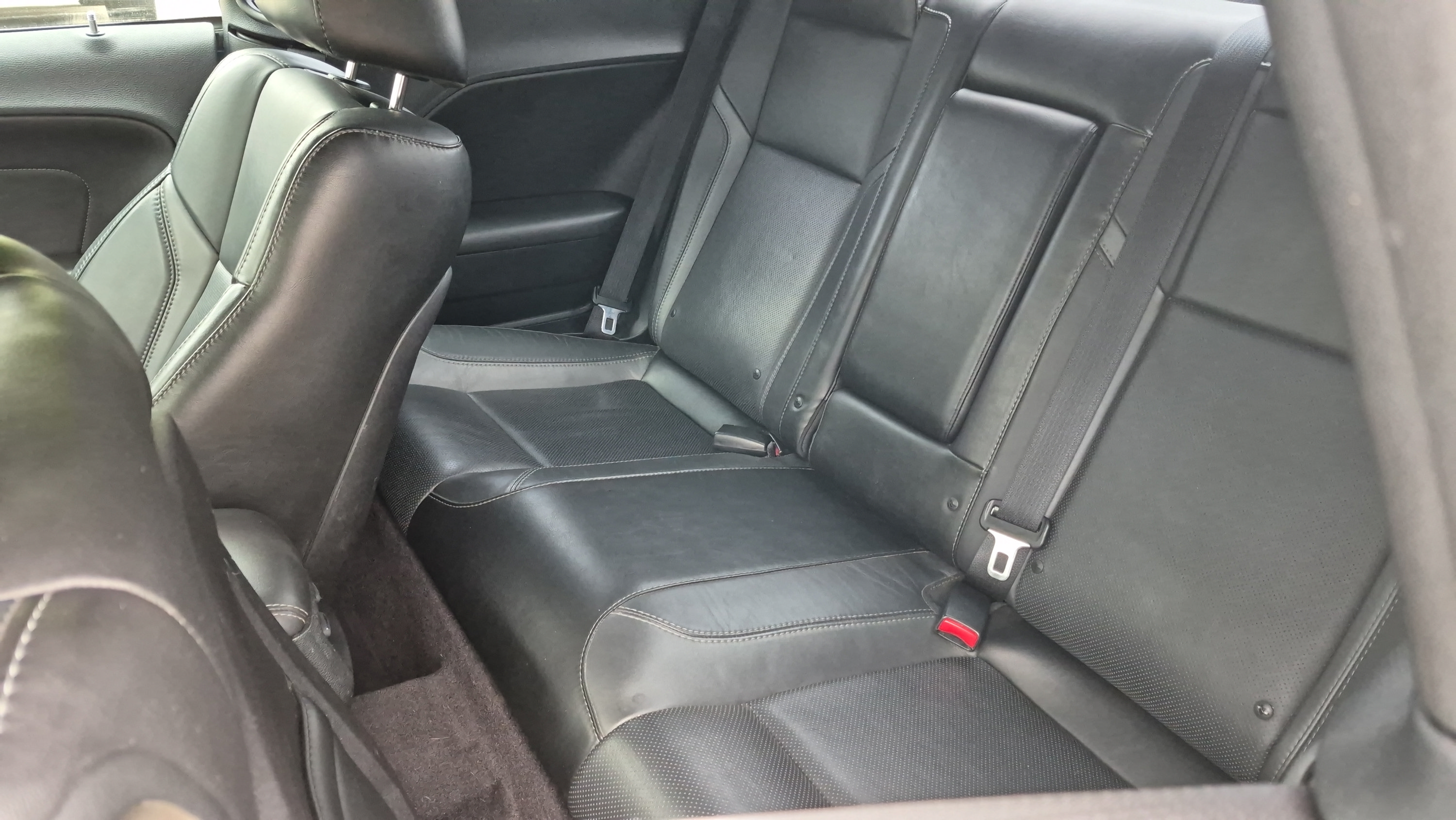 Used 2018 Dodge Challenger R/T Plus RWD image 13