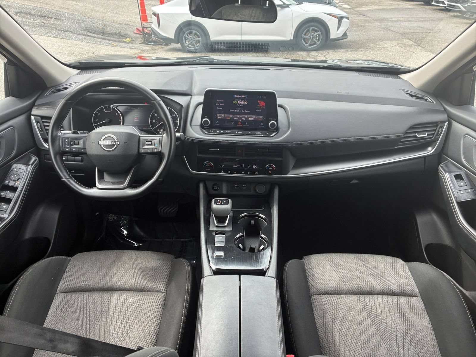 Used 2025 Nissan Rogue SV FWD image 28