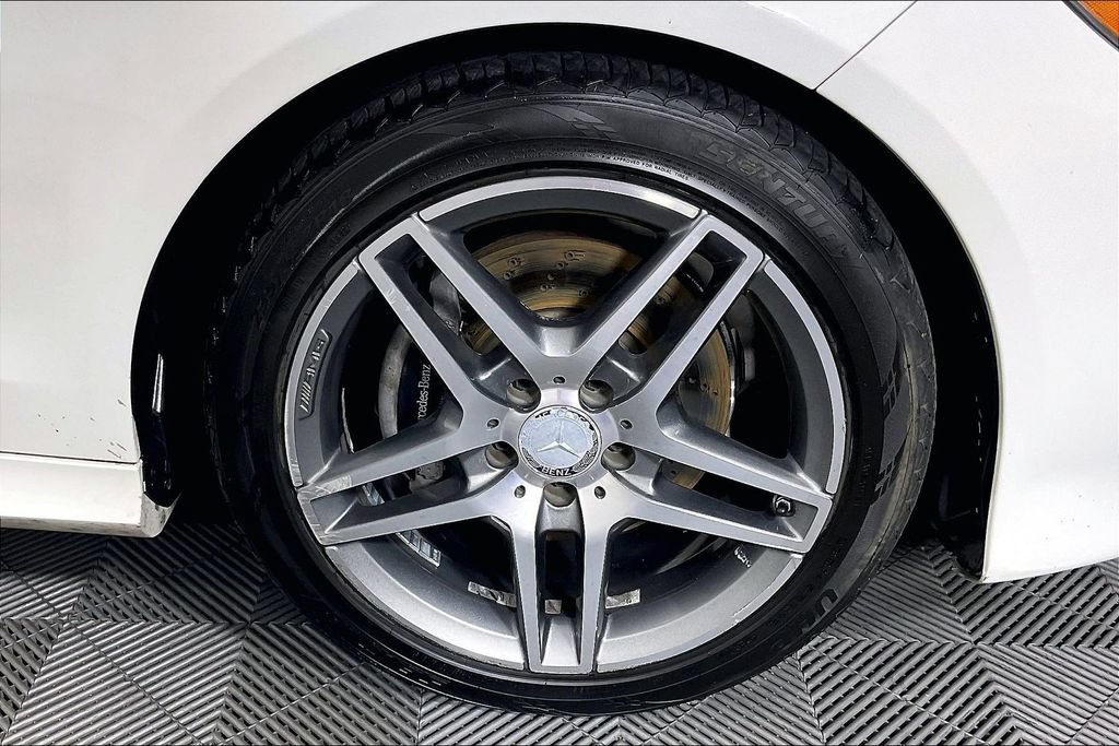 Used 2015 Mercedes-Benz E 400 Sedan image 10