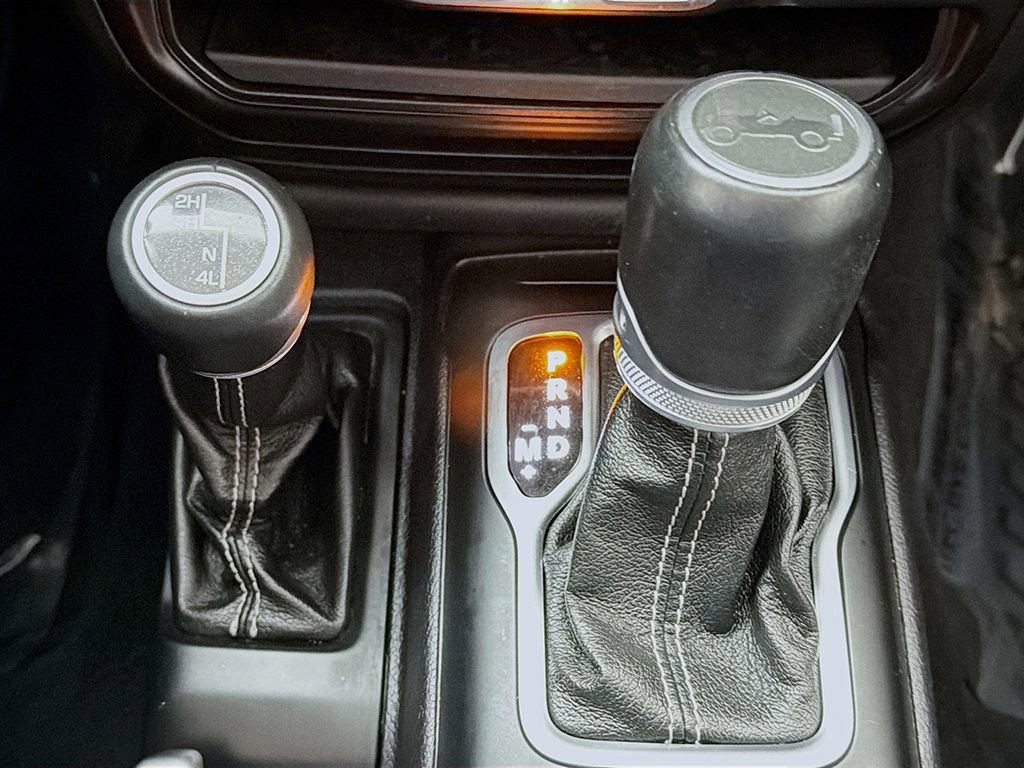 Used 2020 Jeep Wrangler Unlimited Sahara image 35