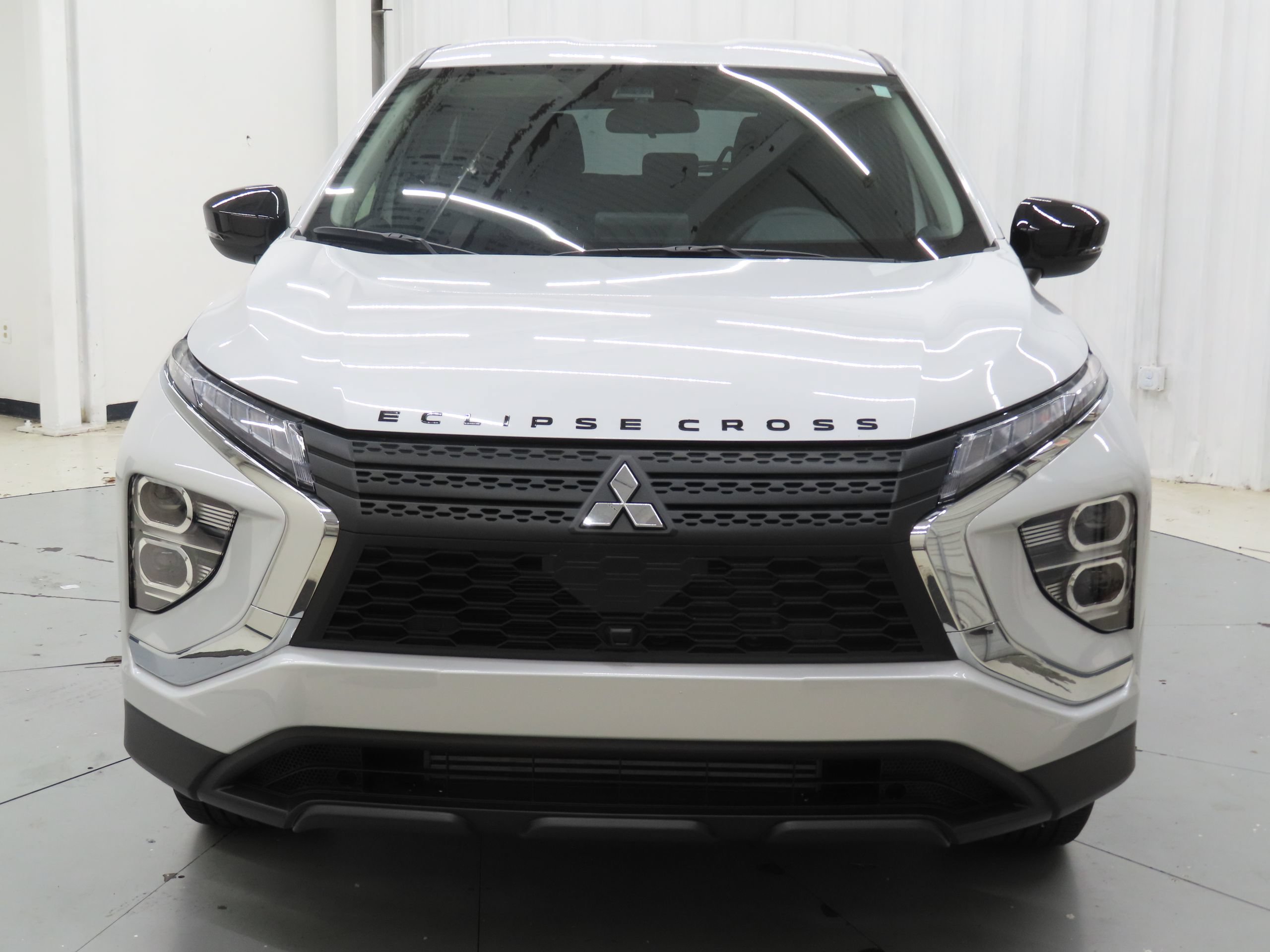 New 2026 Mitsubishi Eclipse Cross LE AWD/4WD image 9