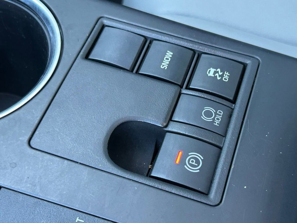 Used 2023 Toyota Highlander XLE FWD image 41