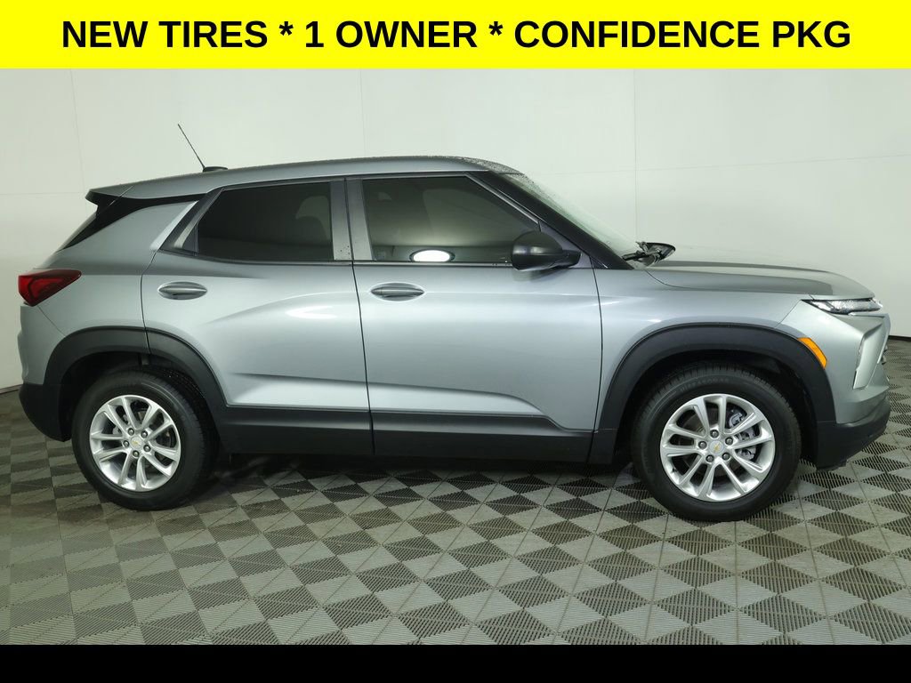 Used 2024 Chevrolet TrailBlazer LS w/ LS Convenience Package image 2