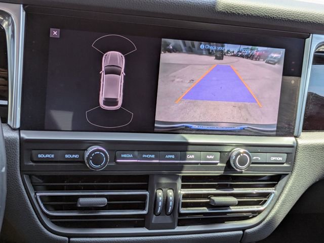 Used 2021 Porsche Macan image 31