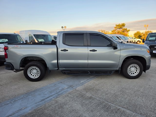 Used 2025 Chevrolet Silverado 1500 W/T AWD/4WD image 2