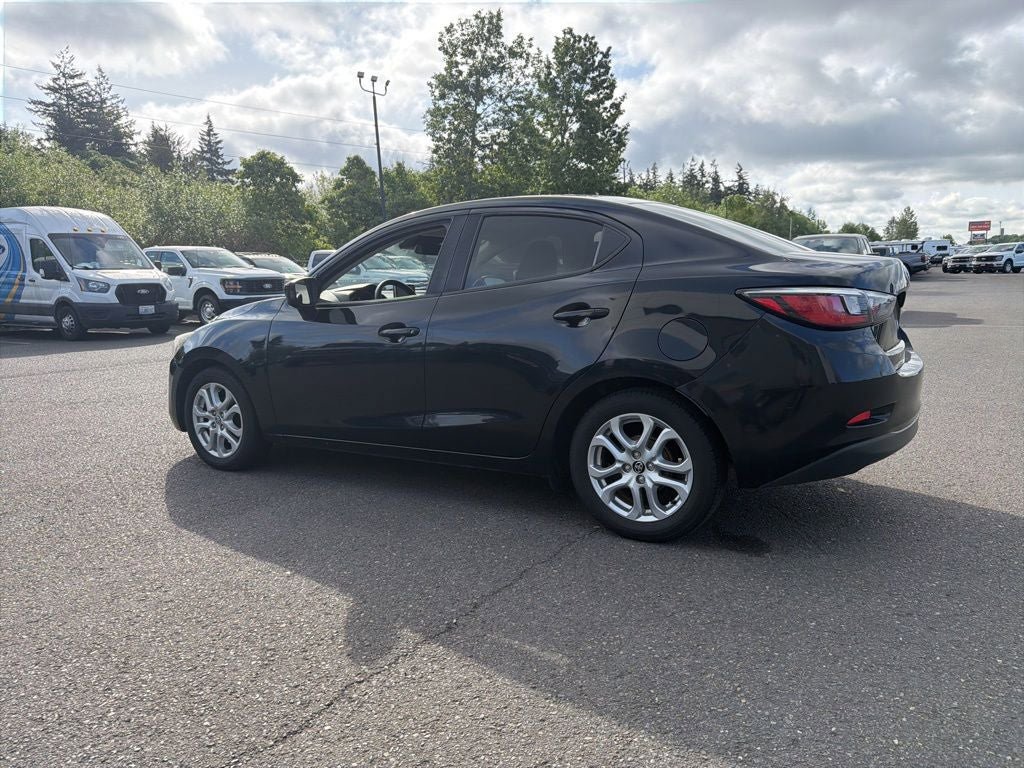 Used 2018 Toyota Yaris iA FWD image 2