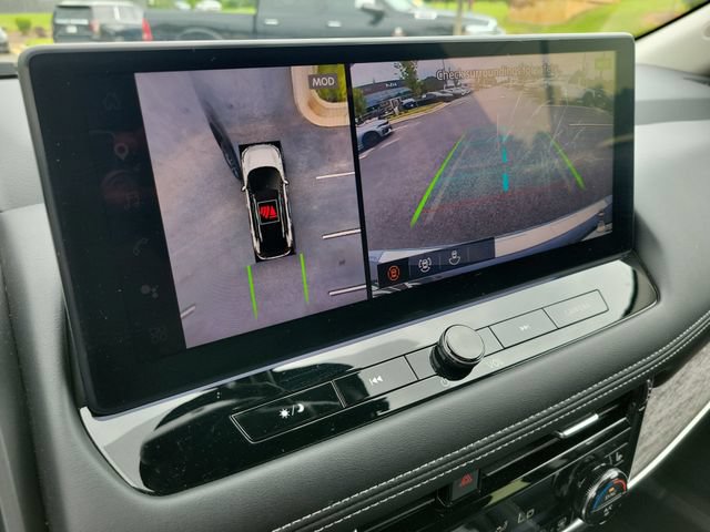 Used 2025 Nissan Rogue Platinum FWD image 29