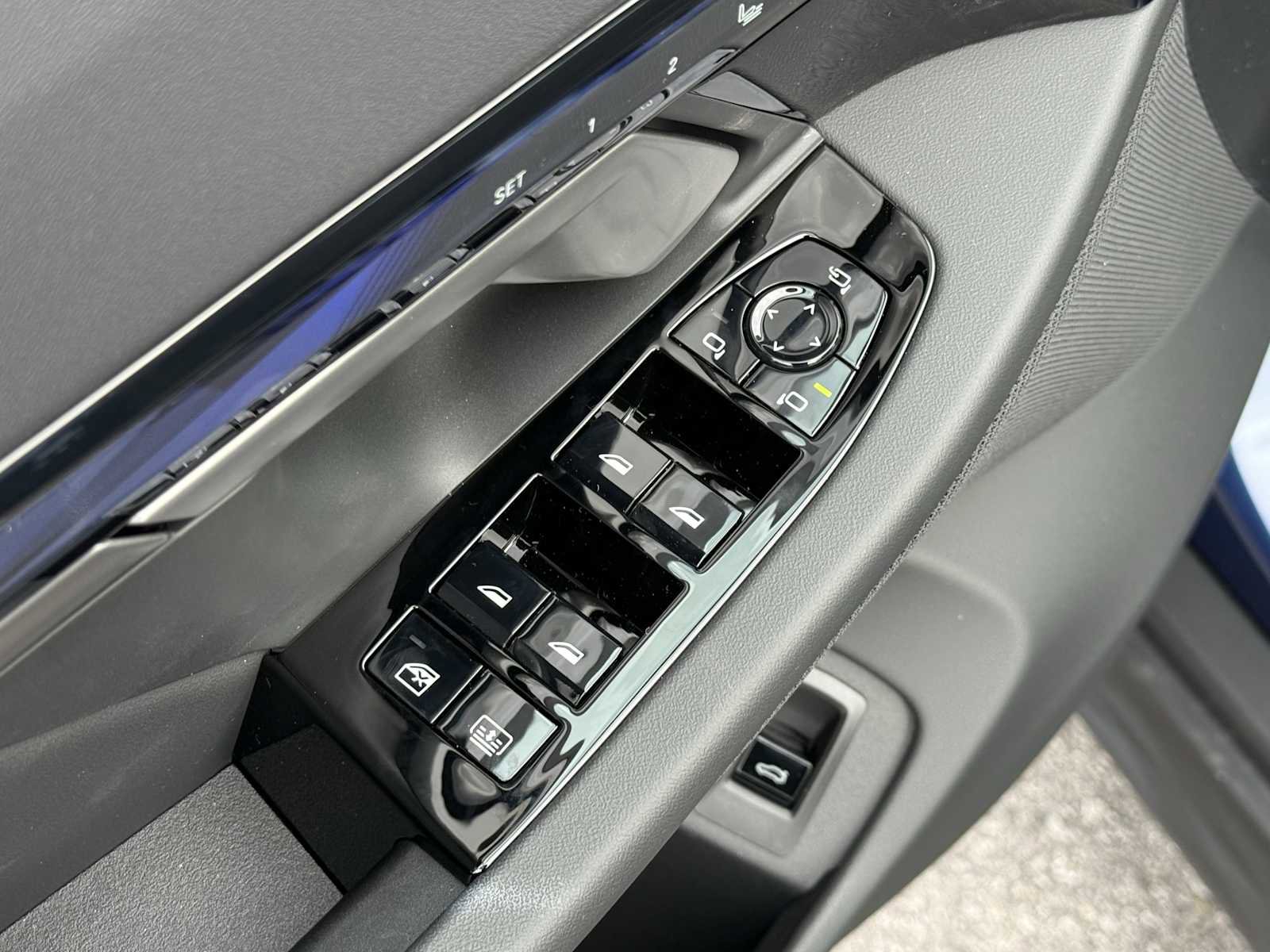 New 2026 BMW 530i xDrive w/ Executive Package image 14