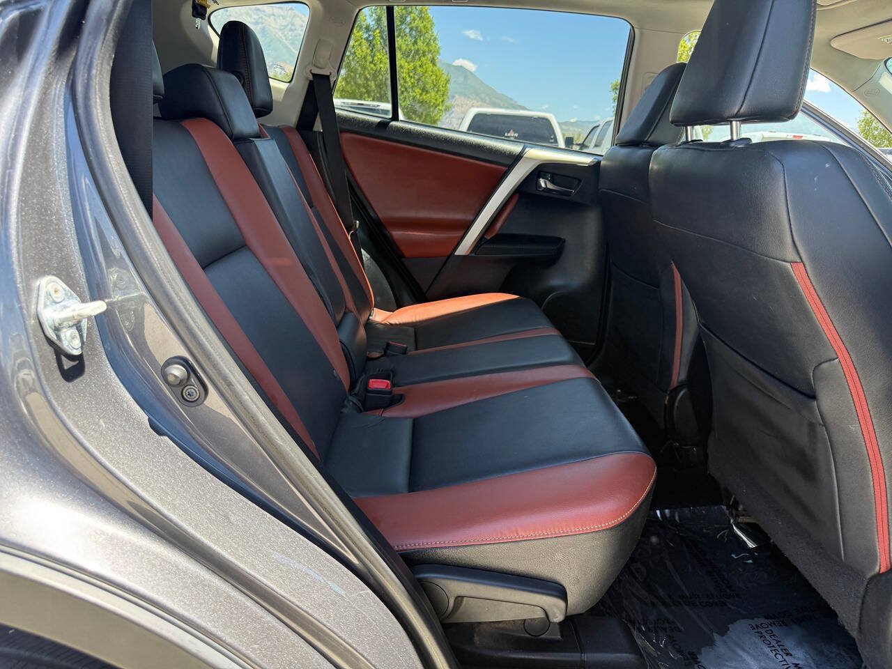 Used 2014 Toyota RAV4 Limited w/ Technology Package FWD image 21