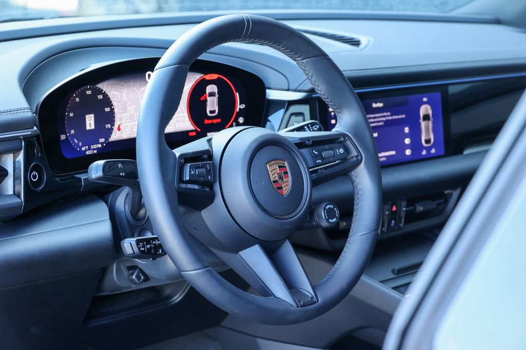 Certified 2025 Porsche Macan 4 Electric image 26