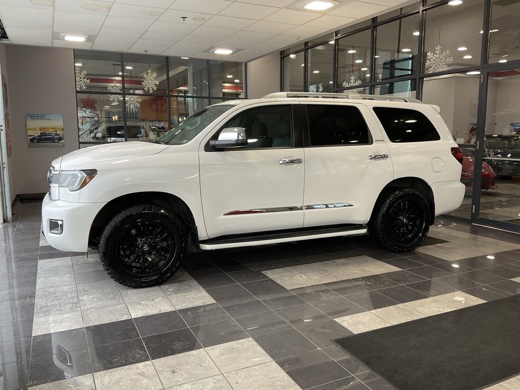Used 2019 Toyota Sequoia Limited w/ Safety & Convenience Package image 3